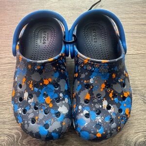 NWOT Crocs 205815 Lined Clogs Navy Terrazzo Paint Splatter Unisex Kids size C 10